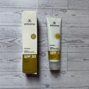 Arbonne FunSun SPF 30 Mineral Sunscreen Lotion in White and Gold